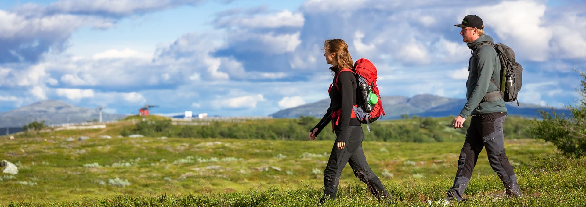 Family is hiking in Ramundberget