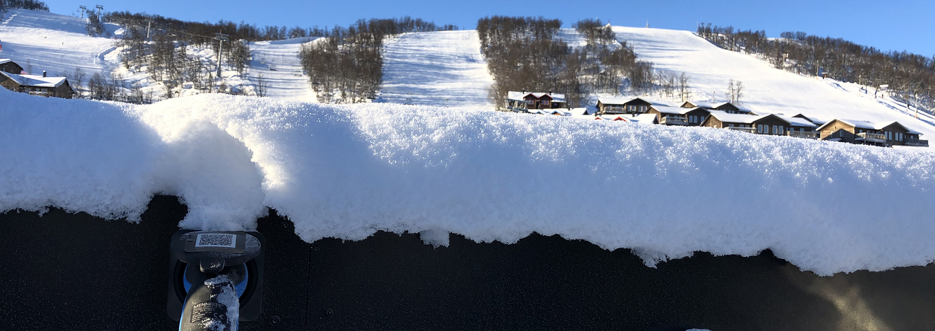 Elbil på laddning i Ramundberget